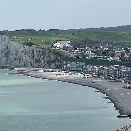 La Vue Mers: Panoramic Sea Views with Beach-Side Convenience Exterior photo